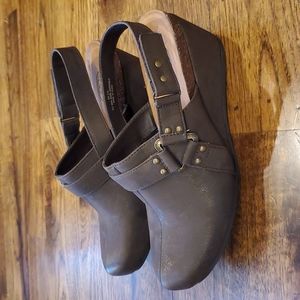 Womens Hokus Pokus brown Flo mule clogs size 8M